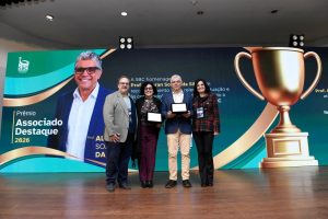 Altigran Soares recebe Prêmio Associado Destaque da SBC